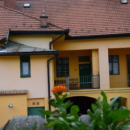 Hauser-bodnár Ház *
