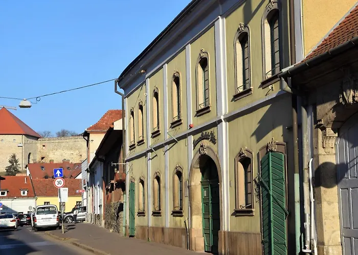 Hauser-bodnár Ház Pensión Eger